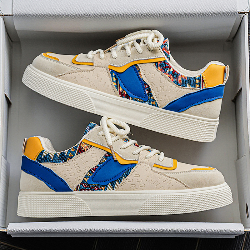 Ethnic Modern Fashion - Męskie sneakersy vintage z patchworkiem na